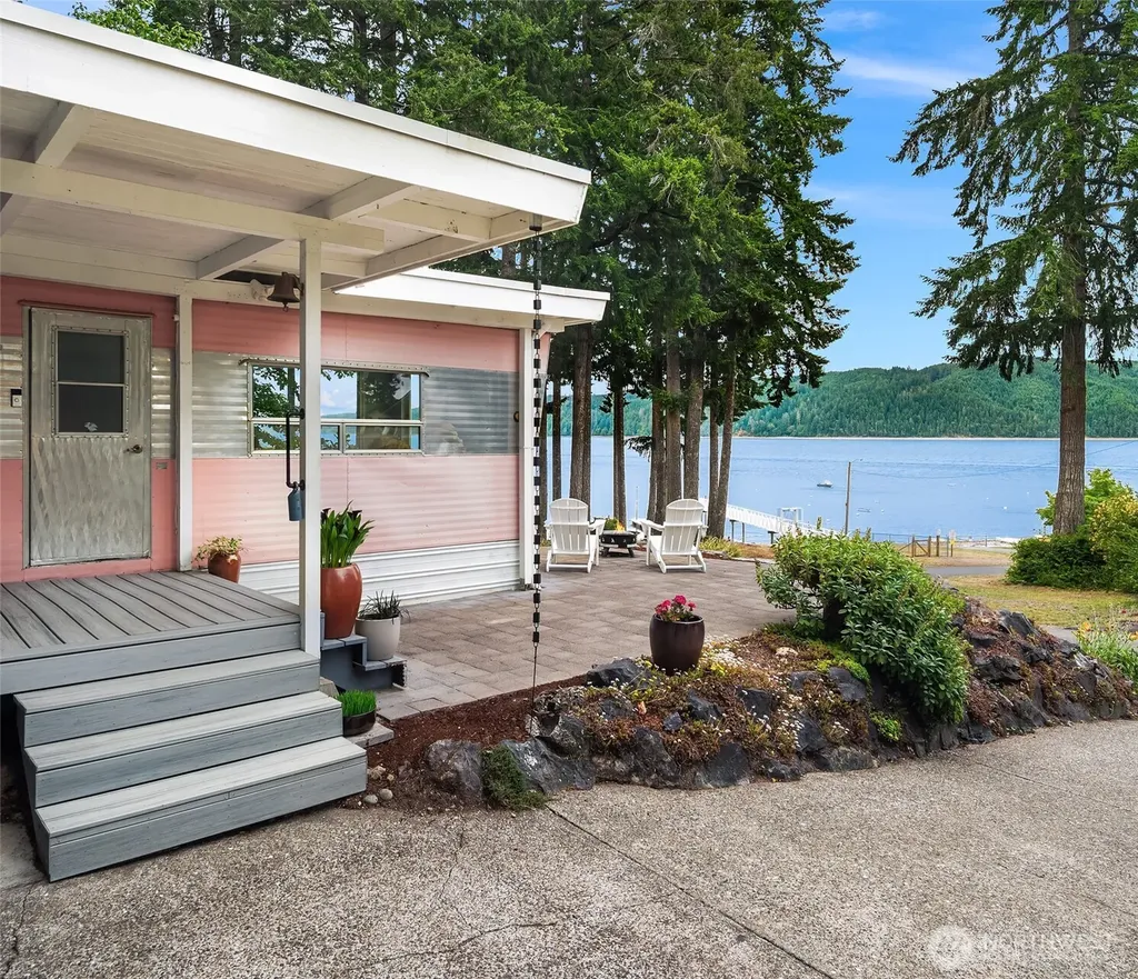 51 N Bennett Lane Lilliwaup WA 98555