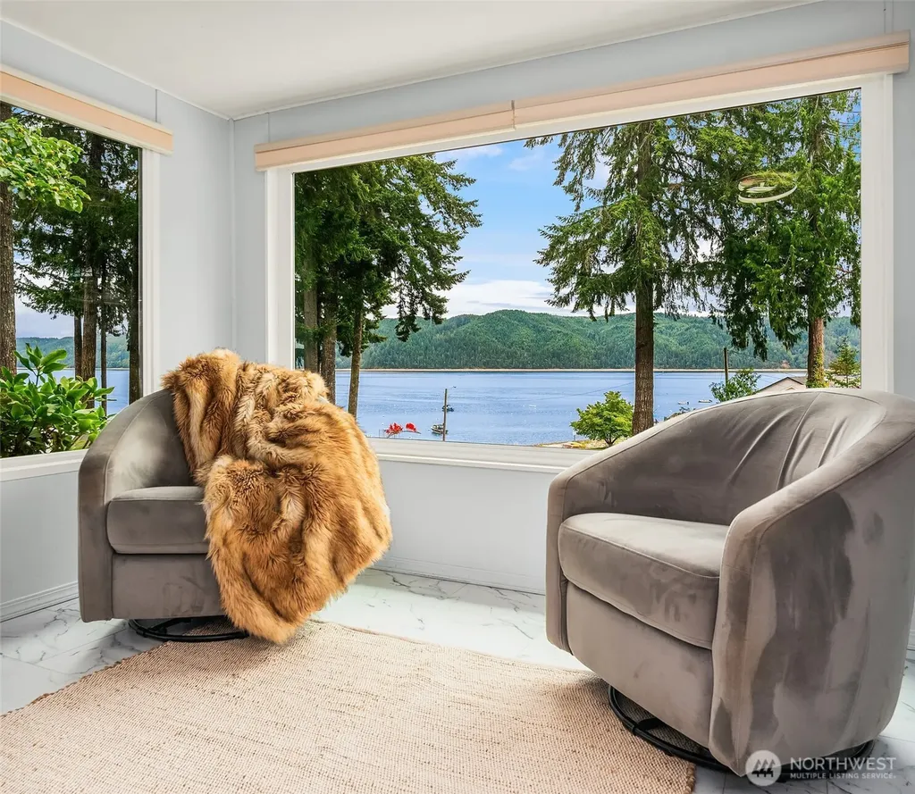 51 N Bennett Lane Lilliwaup WA 98555