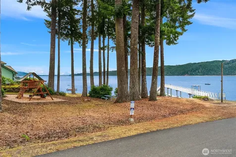 51 N Bennett Lane Lilliwaup WA 98555