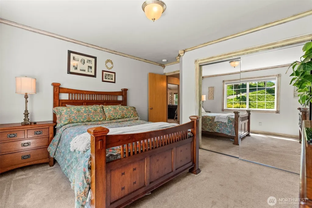5807 60th St W University Place WA 98467