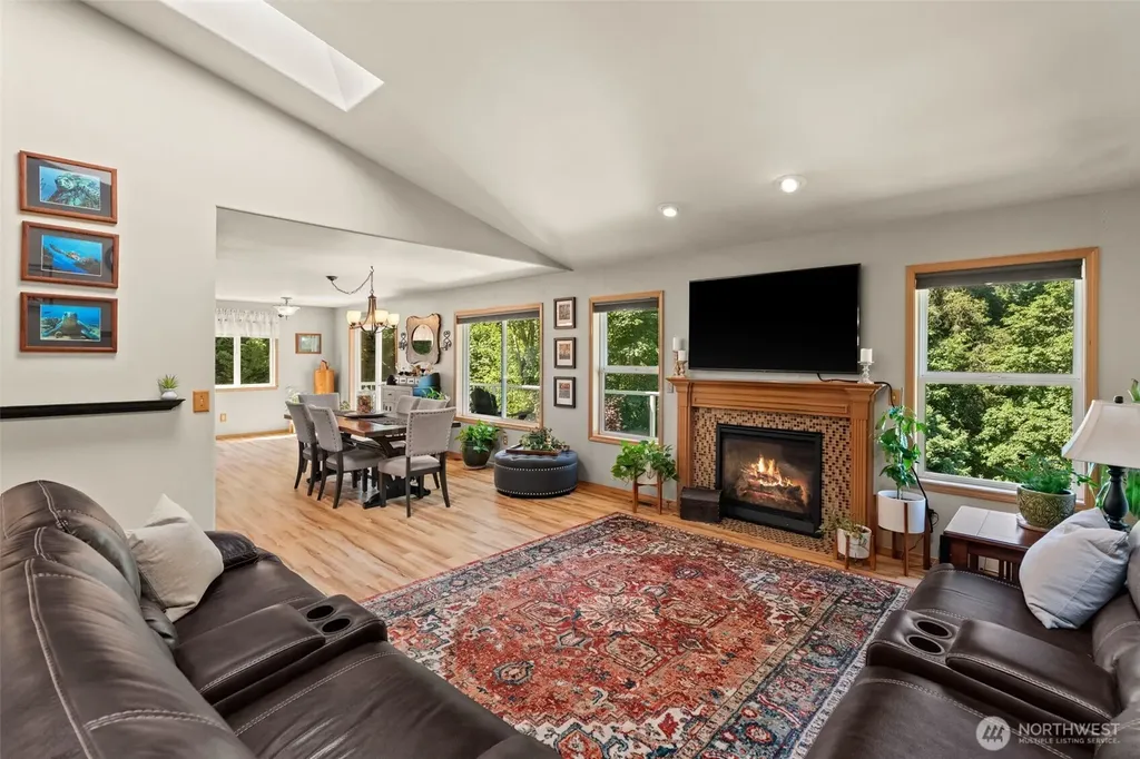 5807 60th St W University Place WA 98467