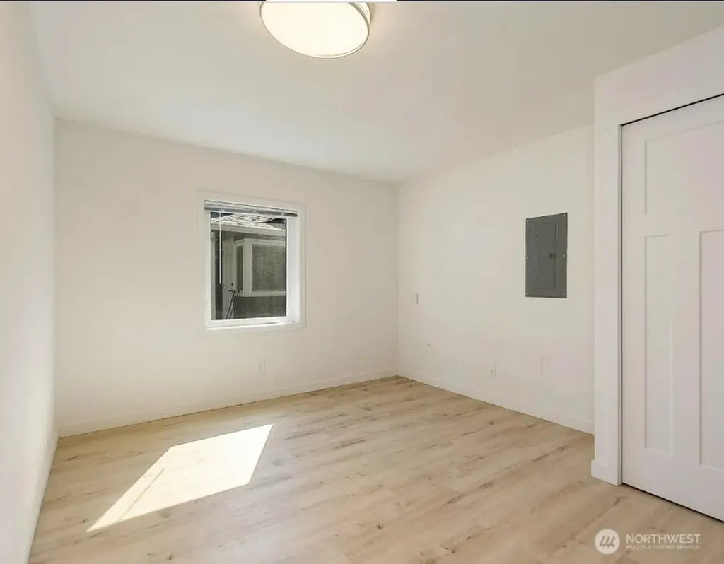 11509 8 Avenue NE Seattle WA 98125