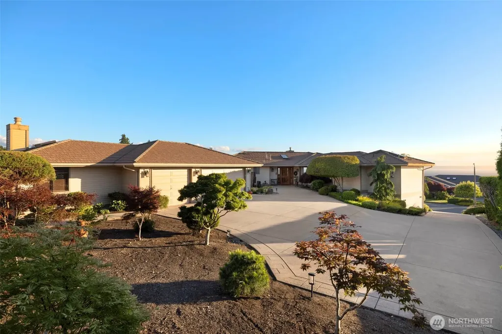 13705 68th Avenue W Edmonds WA 98026