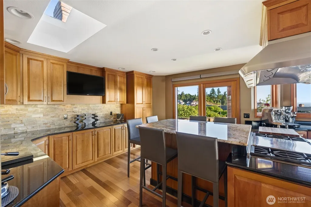 13705 68th Avenue W Edmonds WA 98026