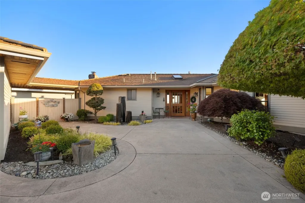 13705 68th Avenue W Edmonds WA 98026