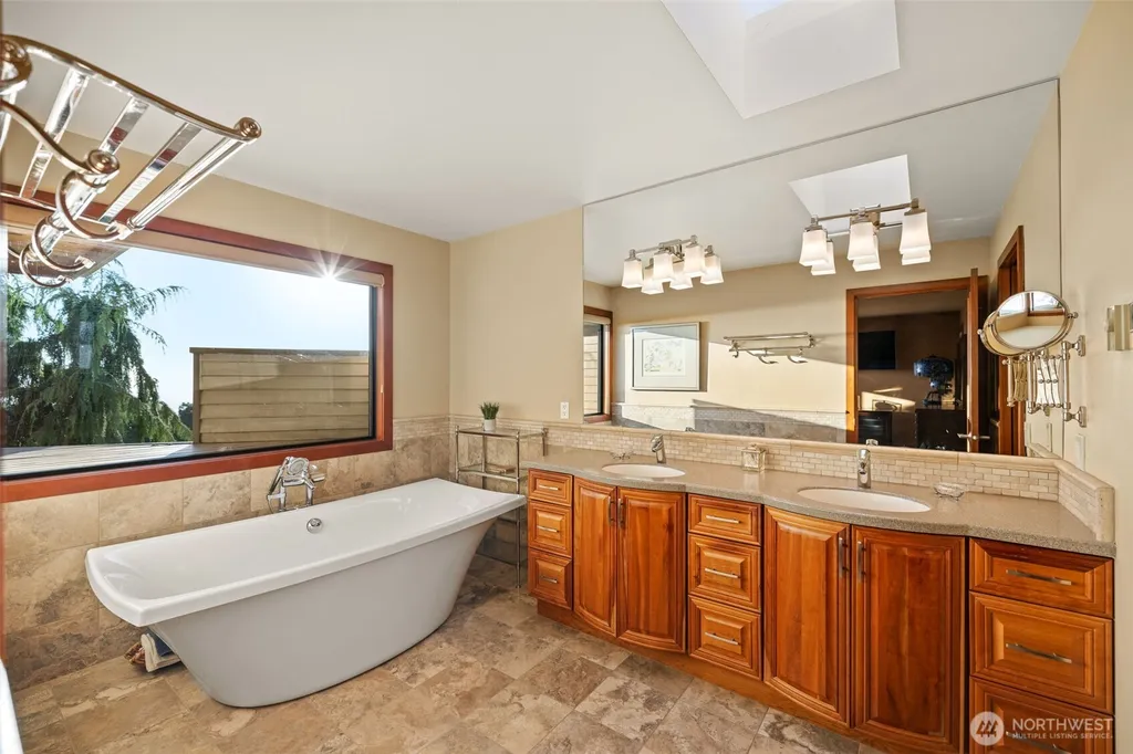 13705 68th Avenue W Edmonds WA 98026