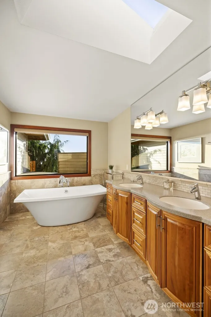 13705 68th Avenue W Edmonds WA 98026