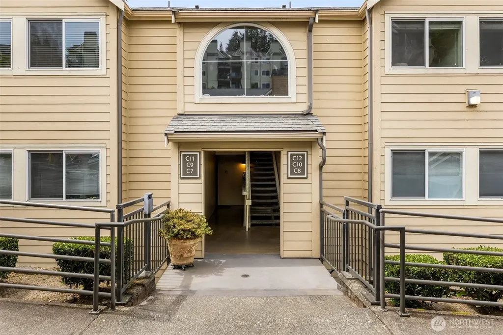 3811 SE 130th Lane Bellevue WA 98006