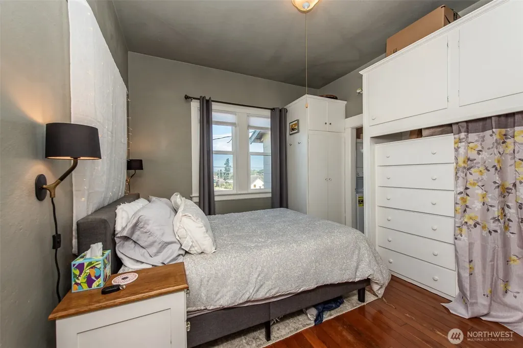 233 E 9th Street Port Angeles WA 98362