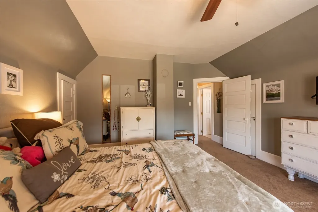 233 E 9th Street Port Angeles WA 98362