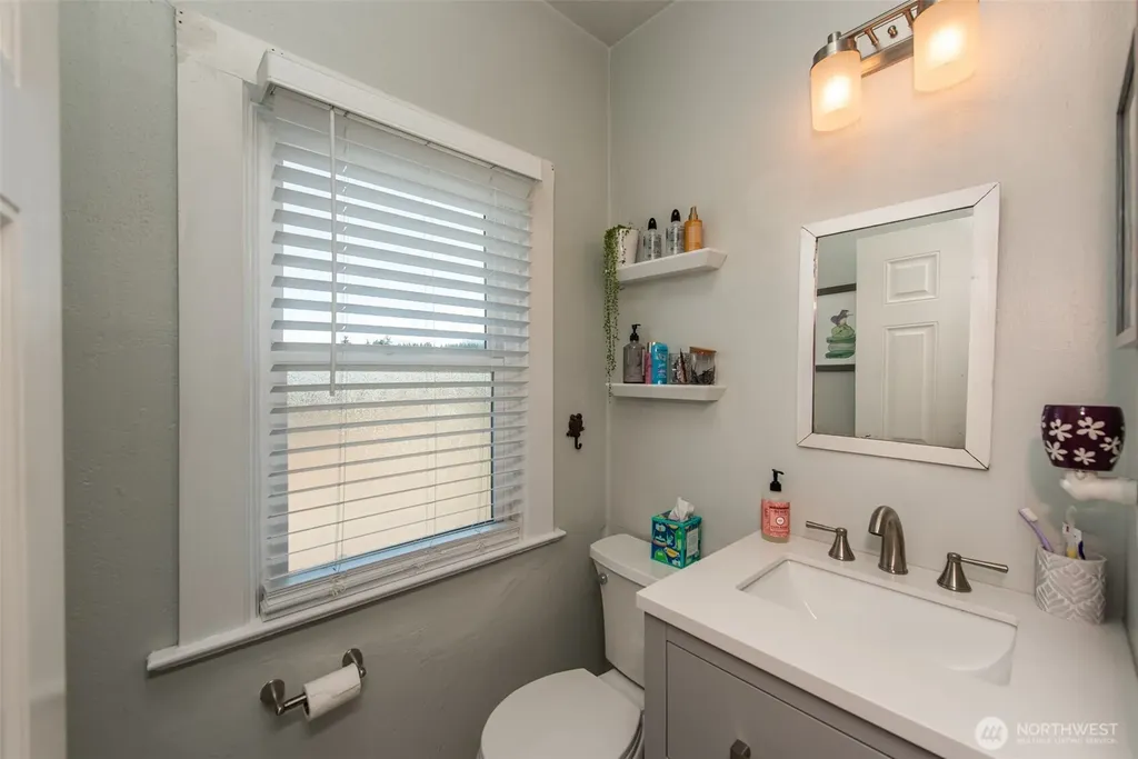 233 E 9th Street Port Angeles WA 98362