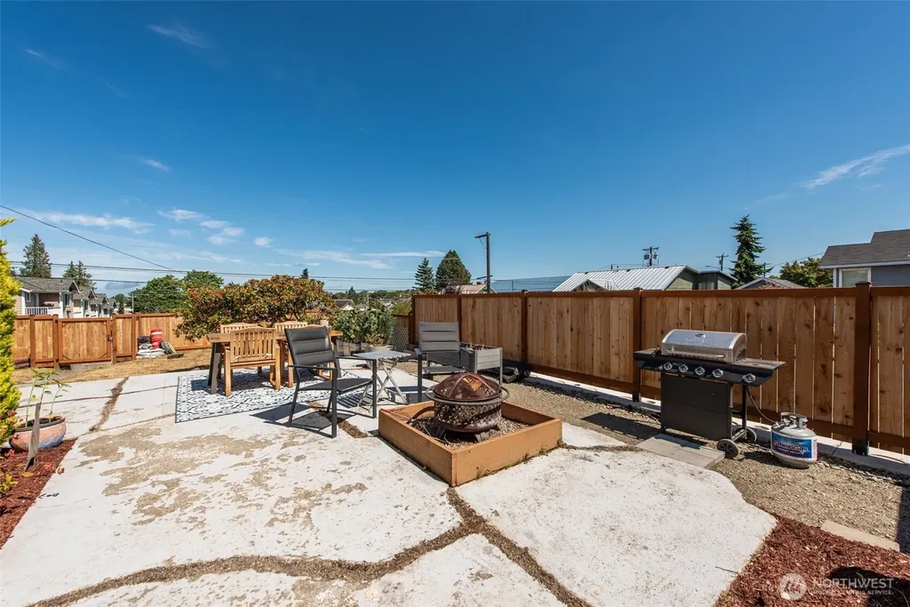 233 E 9th Street Port Angeles WA 98362