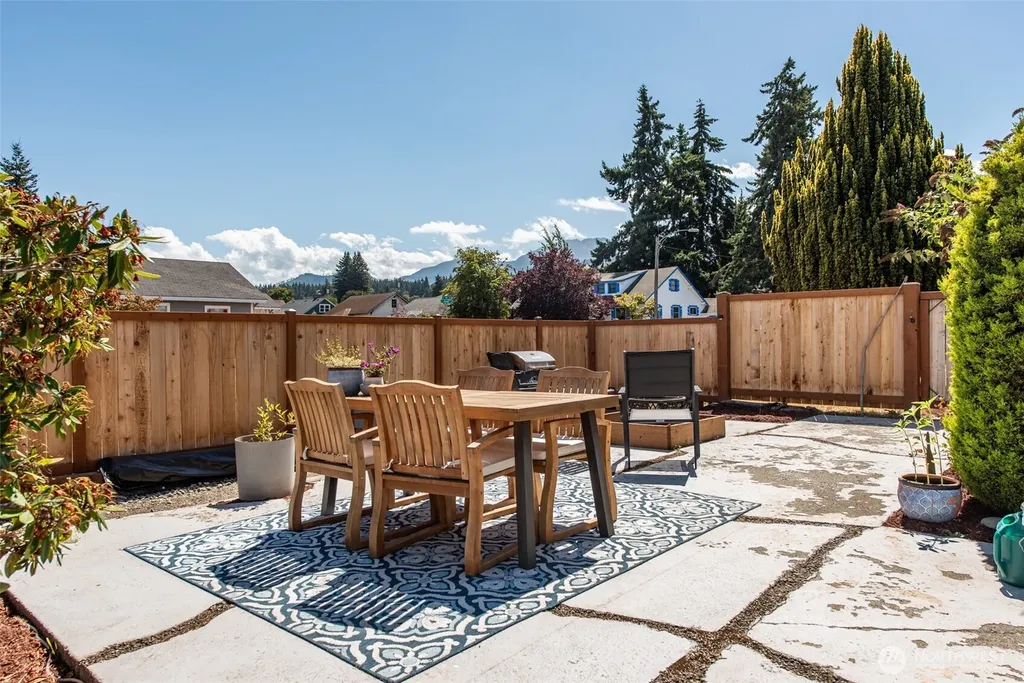 233 E 9th Street Port Angeles WA 98362