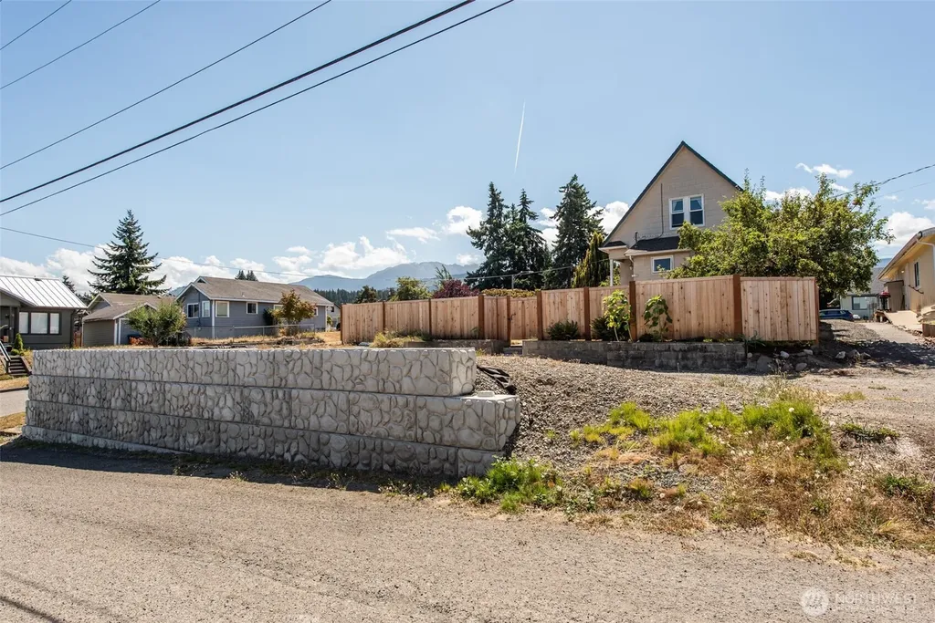 233 E 9th Street Port Angeles WA 98362
