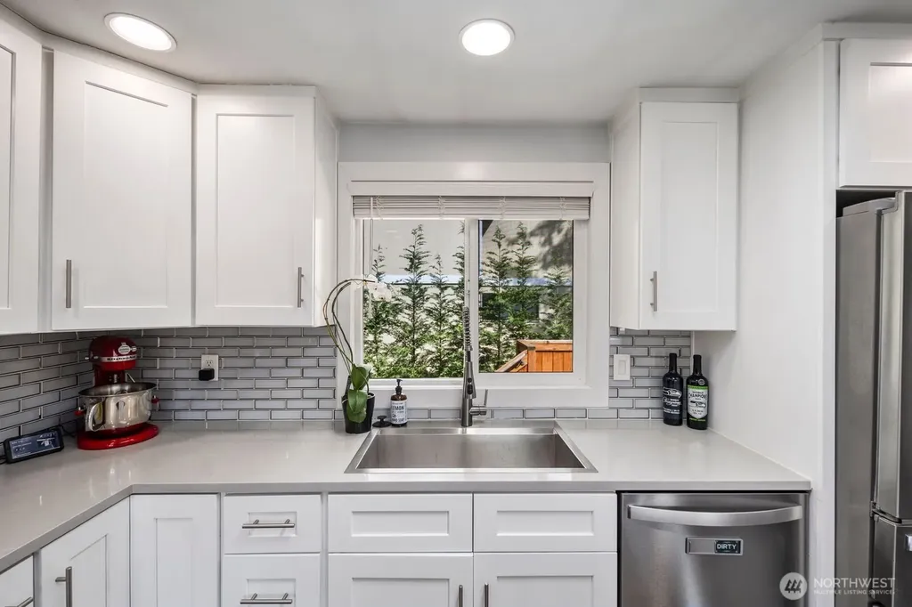 11102 126th Avenue NE Kirkland WA 98033