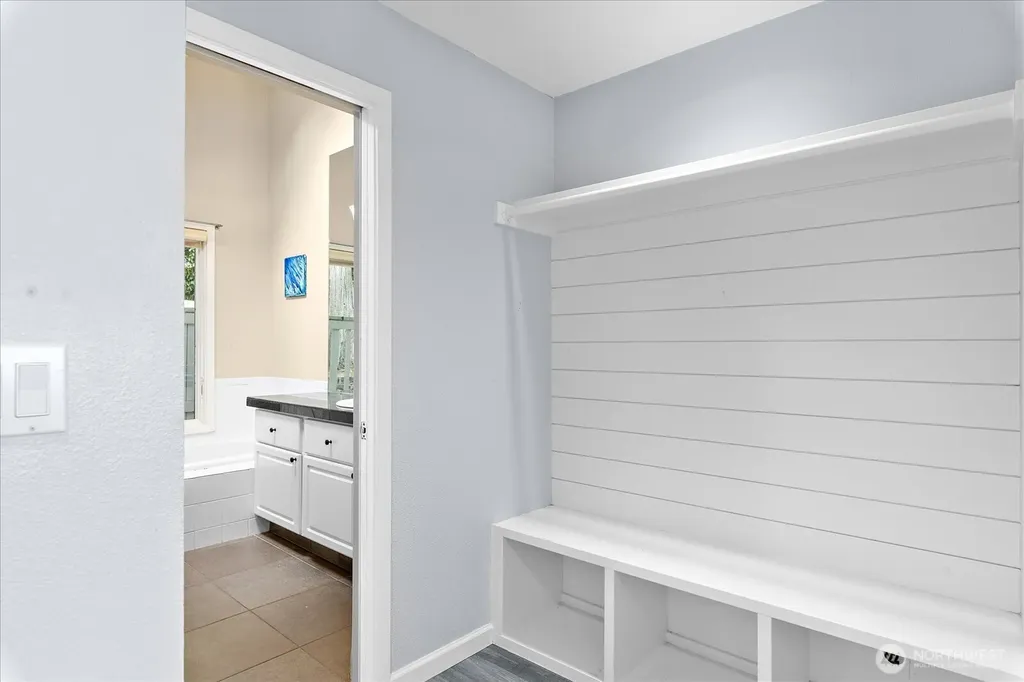 16917 SE 38th Place Bellevue WA 98008