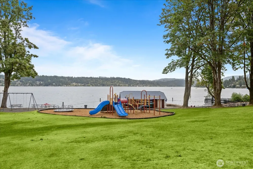 16917 SE 38th Place Bellevue WA 98008