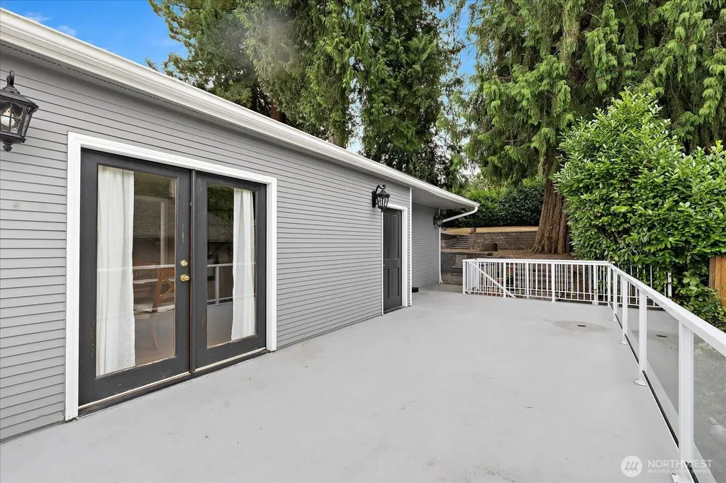 16917 SE 38th Place Bellevue WA 98008
