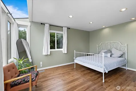 16917 SE 38th Place Bellevue WA 98008
