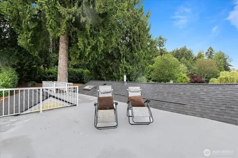 16917 SE 38th Place Bellevue WA 98008