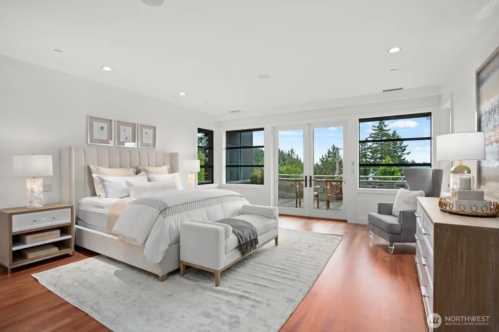 9632 Lake Washington Boulevard NE Bellevue WA 98004