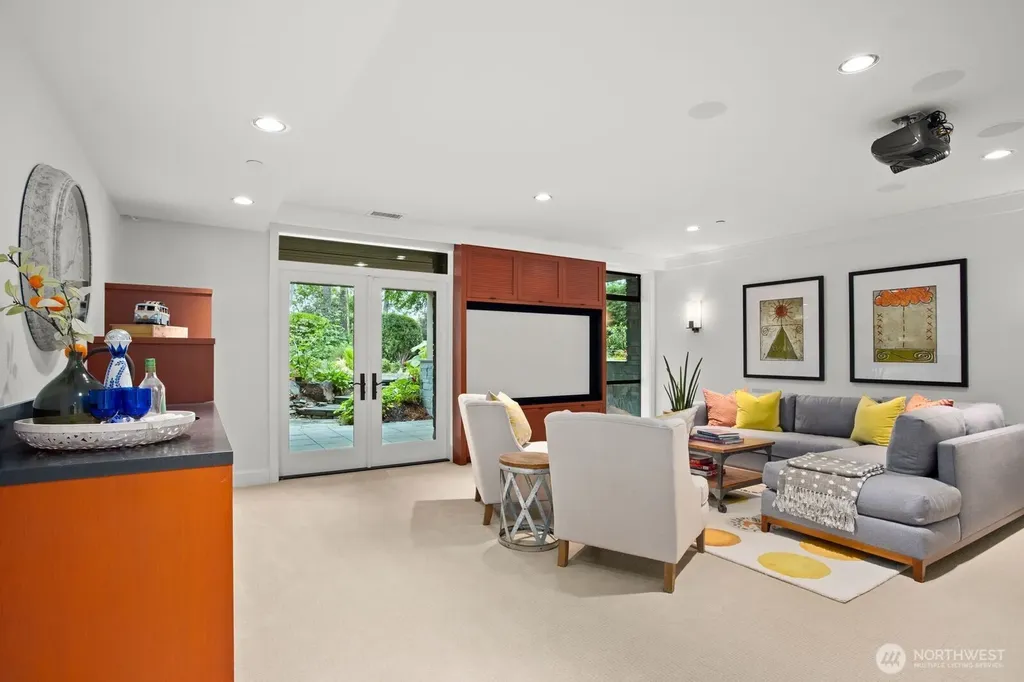 9632 Lake Washington Boulevard NE Bellevue WA 98004