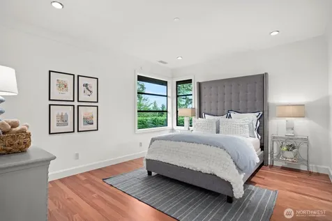 9632 Lake Washington Boulevard NE Bellevue WA 98004
