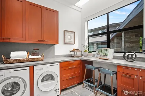 9632 Lake Washington Boulevard NE Bellevue WA 98004