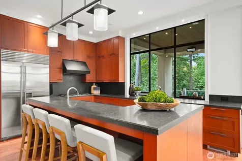 9632 Lake Washington Boulevard NE Bellevue WA 98004