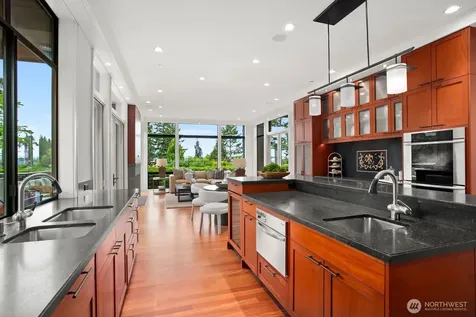 9632 Lake Washington Boulevard NE Bellevue WA 98004