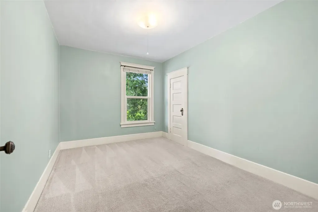 409 S 34th Street Tacoma WA 98418