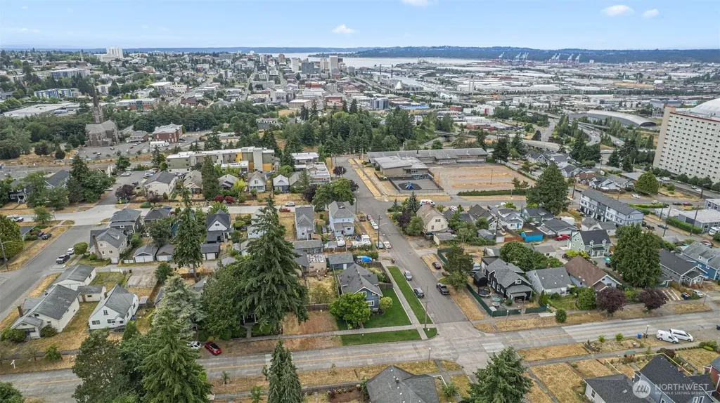 409 S 34th Street Tacoma WA 98418