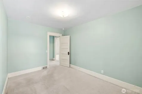 409 S 34th Street Tacoma WA 98418