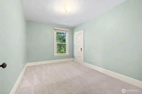 409 S 34th Street Tacoma WA 98418