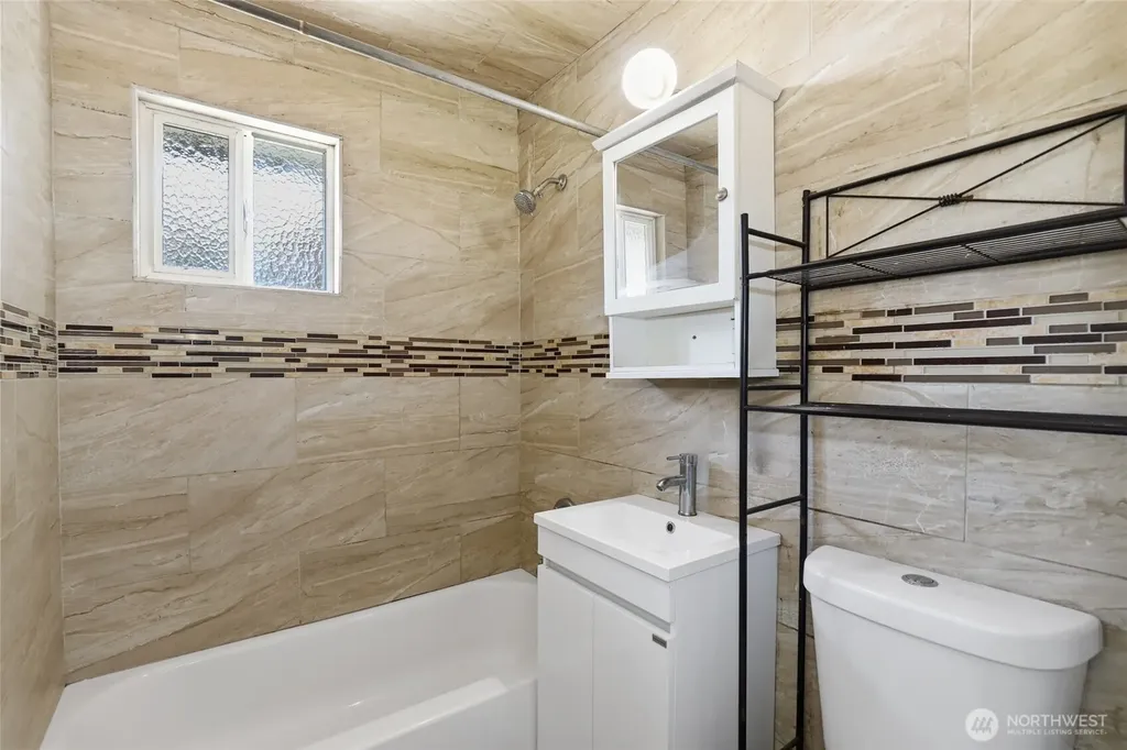 13441 10th Avenue S Burien WA 98168