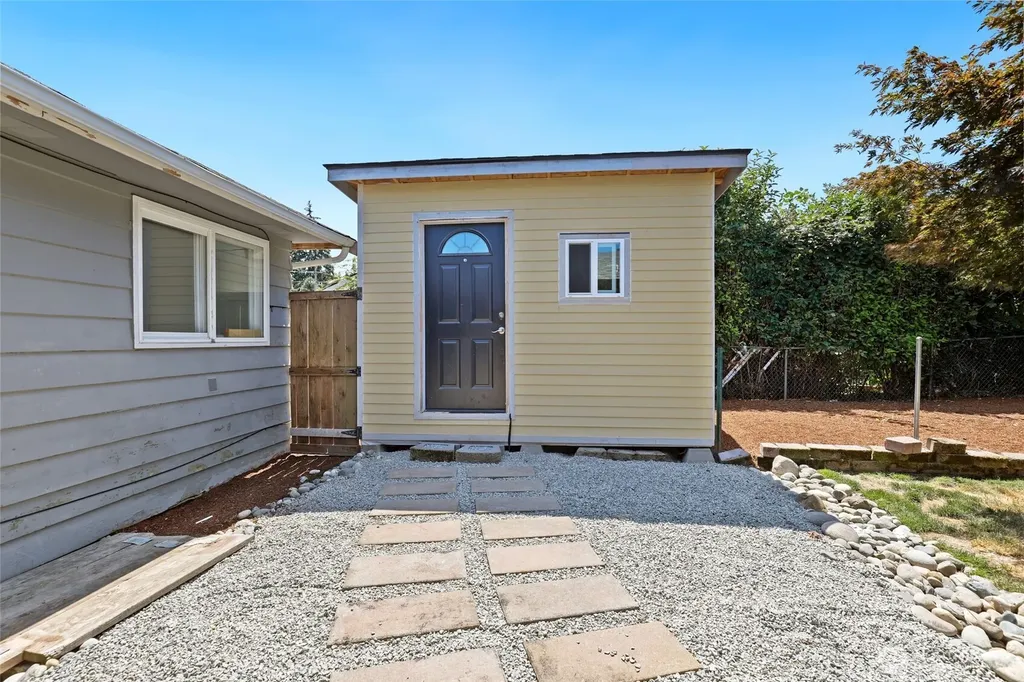 13441 10th Avenue S Burien WA 98168