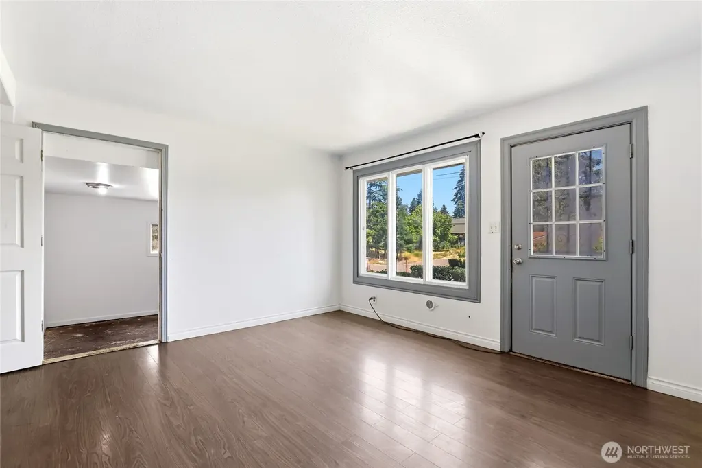 13441 10th Avenue S Burien WA 98168