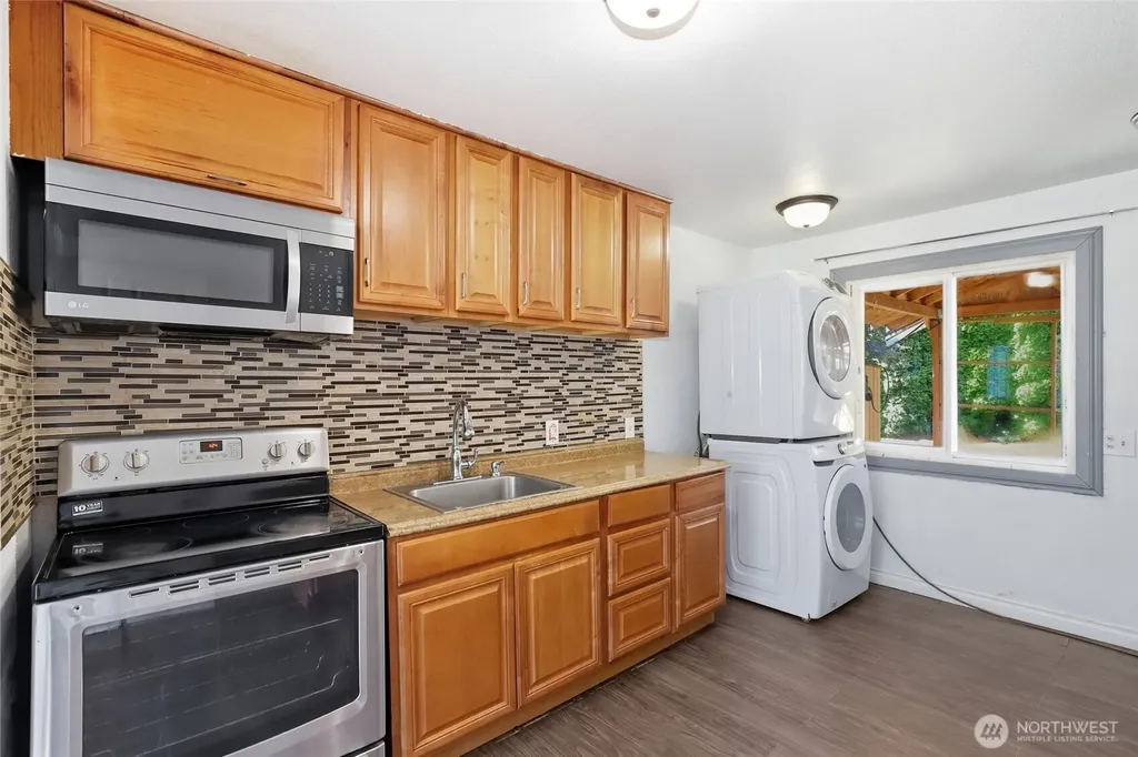 13441 10th Avenue S Burien WA 98168