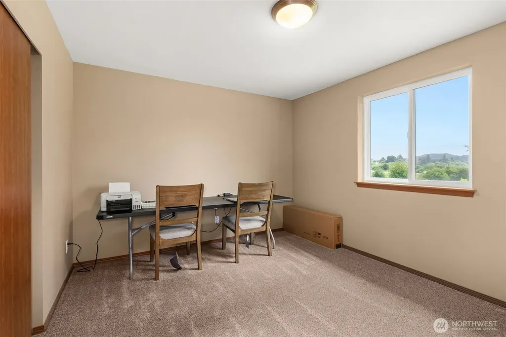 1717 Krause Road Raymond WA 98577