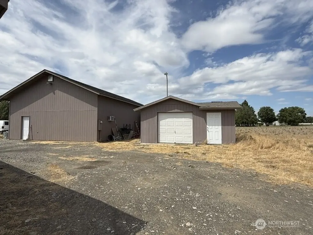 10946 NE 5.2 Road Moses Lake WA 98837