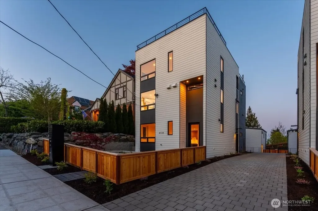 4122 Burke Avenue N Seattle WA 98103