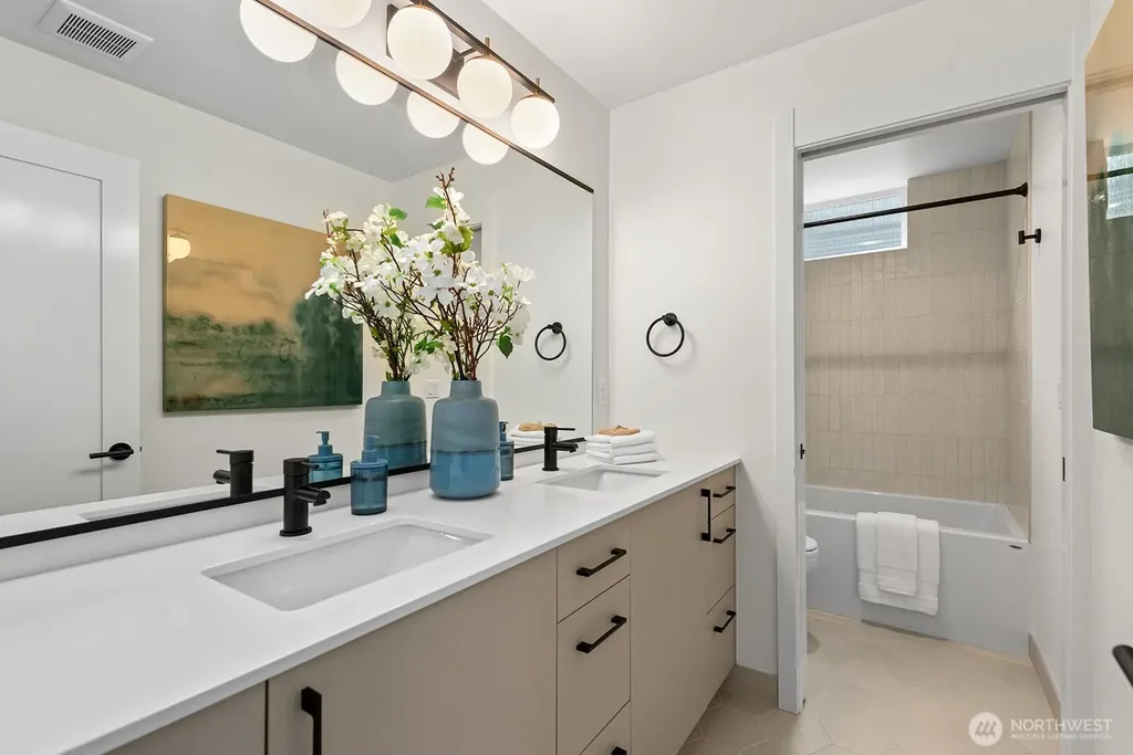 4122 Burke Avenue N Seattle WA 98103