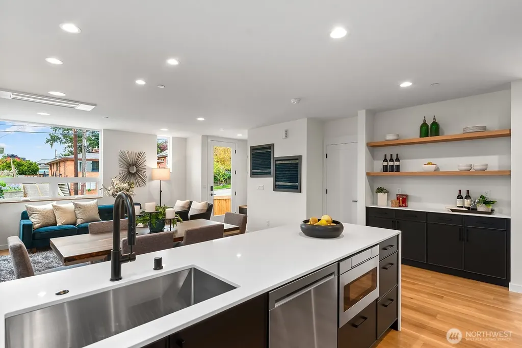 4122 Burke Avenue N Seattle WA 98103