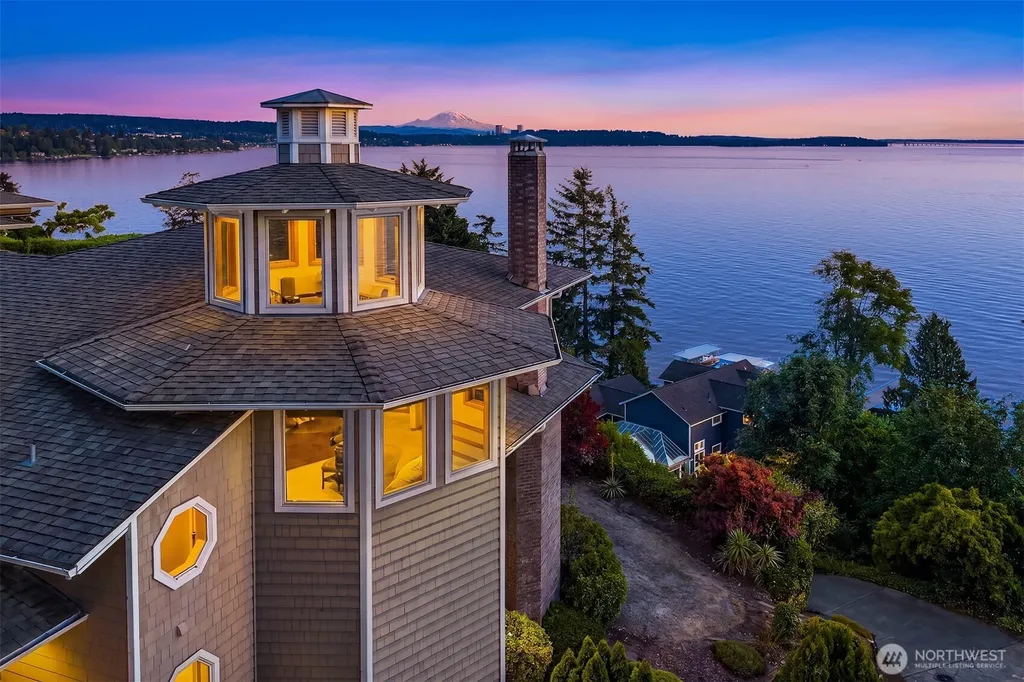8203 NE Juanita Drive Kirkland WA 98033