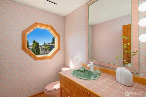 8203 NE Juanita Drive Kirkland WA 98033