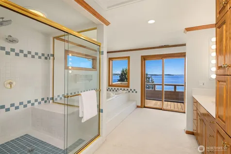 8203 NE Juanita Drive Kirkland WA 98033