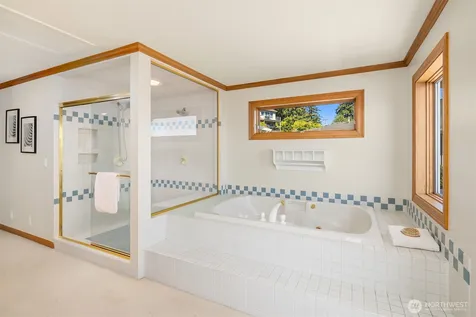 8203 NE Juanita Drive Kirkland WA 98033