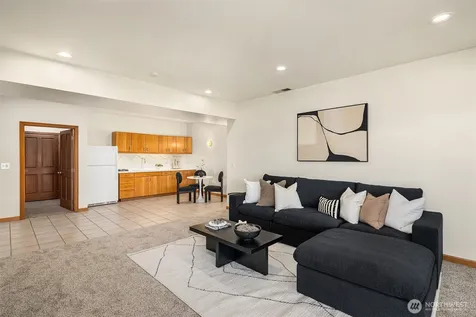 8203 NE Juanita Drive Kirkland WA 98033