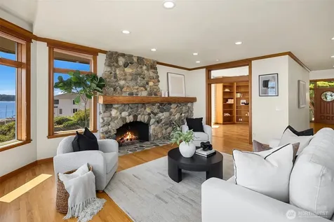 8203 NE Juanita Drive Kirkland WA 98033