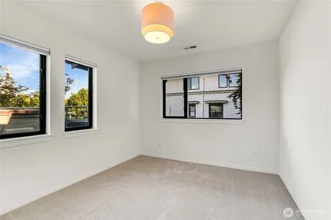 1942 7th Avenue W Seattle WA 98119